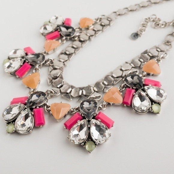 Stella & Dot Callie Statement Necklace Crystal Rhinestone Floral Silver Tone - Picture 10 of 15